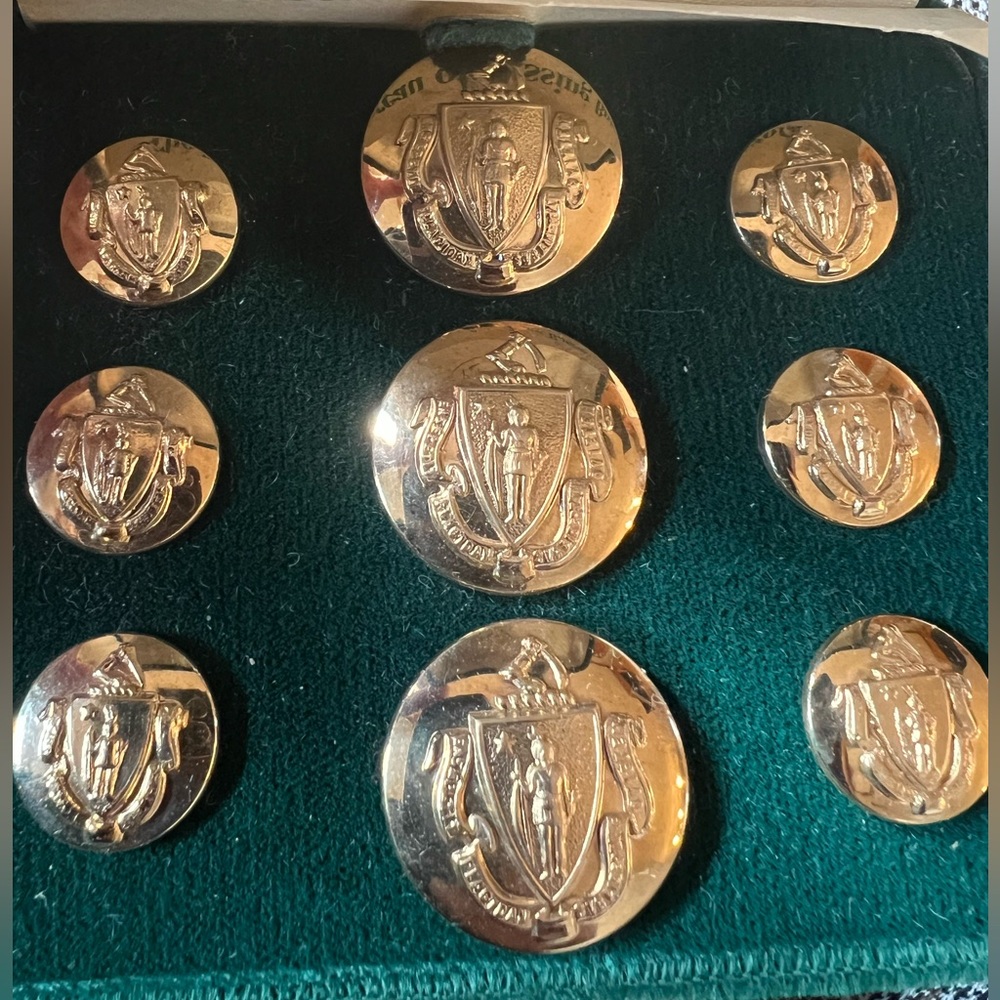 9 vintage NWT brass‎ buttons, WATERBURY BUTTON Company,  #massachusetts #buttons